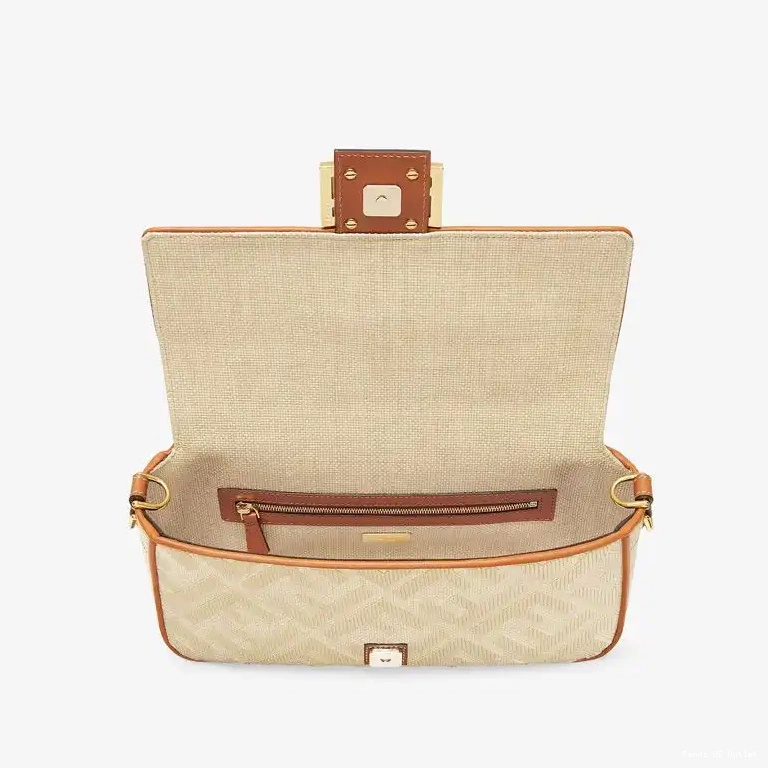 Vintage HOT Straw Fendi Motif Beige Baguette Bag Medium FF In 0522